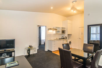 Gilmer Apartment Hotel
