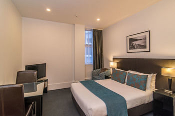 Gilmer Apartment Hotel