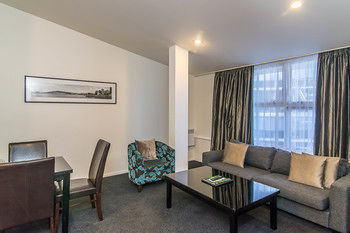 Gilmer Apartment Hotel