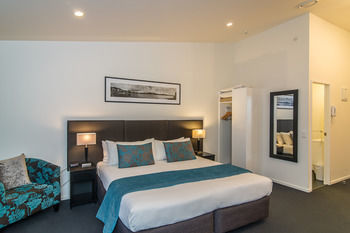 Gilmer Apartment Hotel
