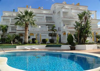 Aparthotel Apartamentos Tur�sticos Las Rosas De Capistrano