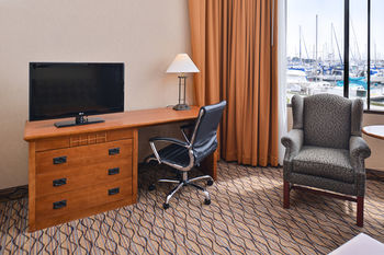 Holiday Inn Express Hotel & Suites Ventura