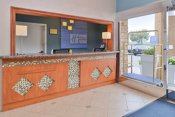 Holiday Inn Express Hotel & Suites Ventura