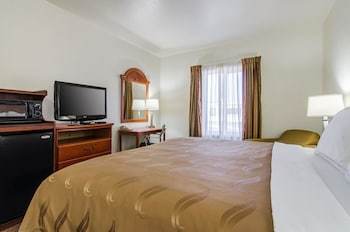 Hotel Quality Inn Near Fort Riley