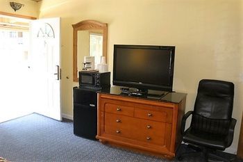 Hotel Blue Jay Lodge