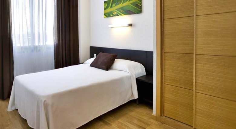 Aparthotel Compostela Suites