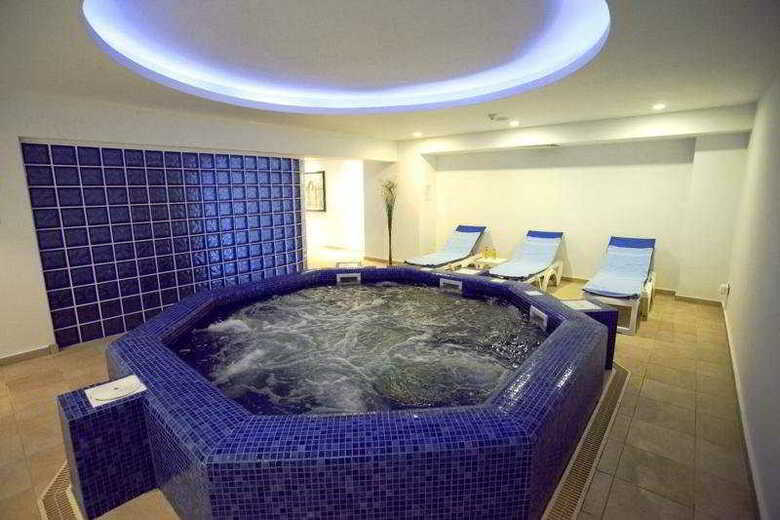 Poseidonia Beach Hotel
