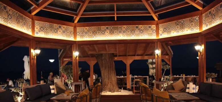 Poseidonia Beach Hotel