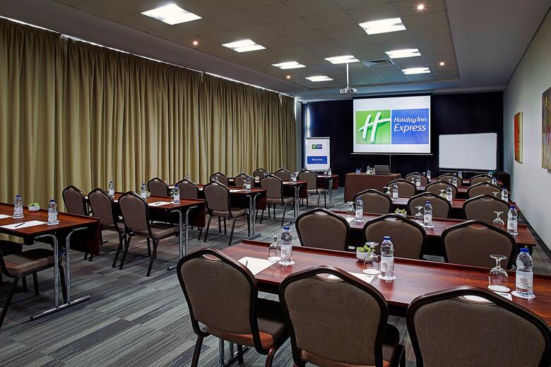 Hotel Express By Holiday Inn Dubai Internet City