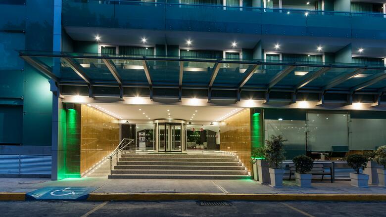 Hotel Lark