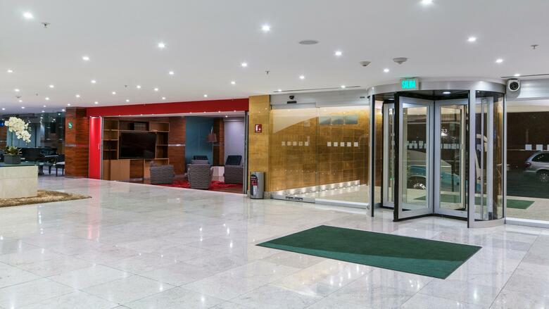 Hotel Lark