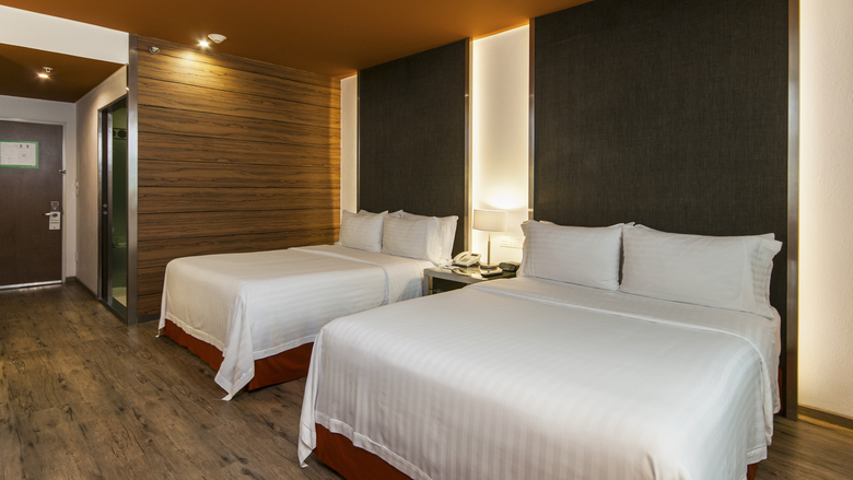 Hotel Lark