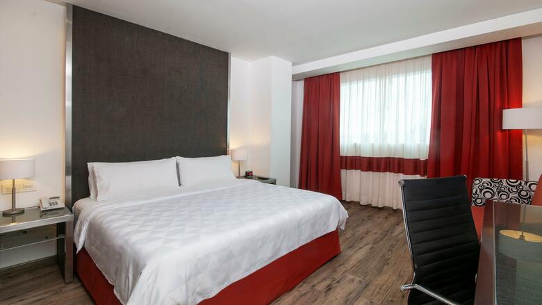Hotel Lark