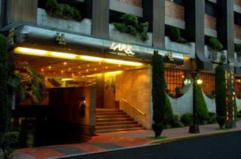 Hotel Lark