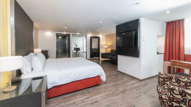 Hotel Lark