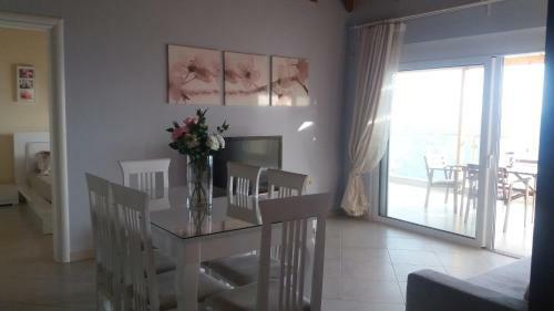 Anna Apartments