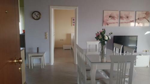 Anna Apartments