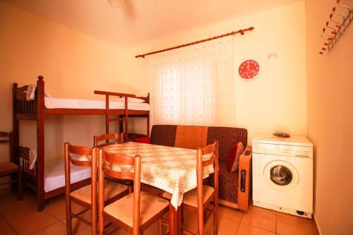 Apartments Velipoja