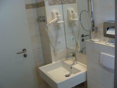 Hotel L�hr