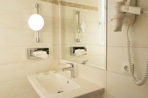 Hotel L�hr