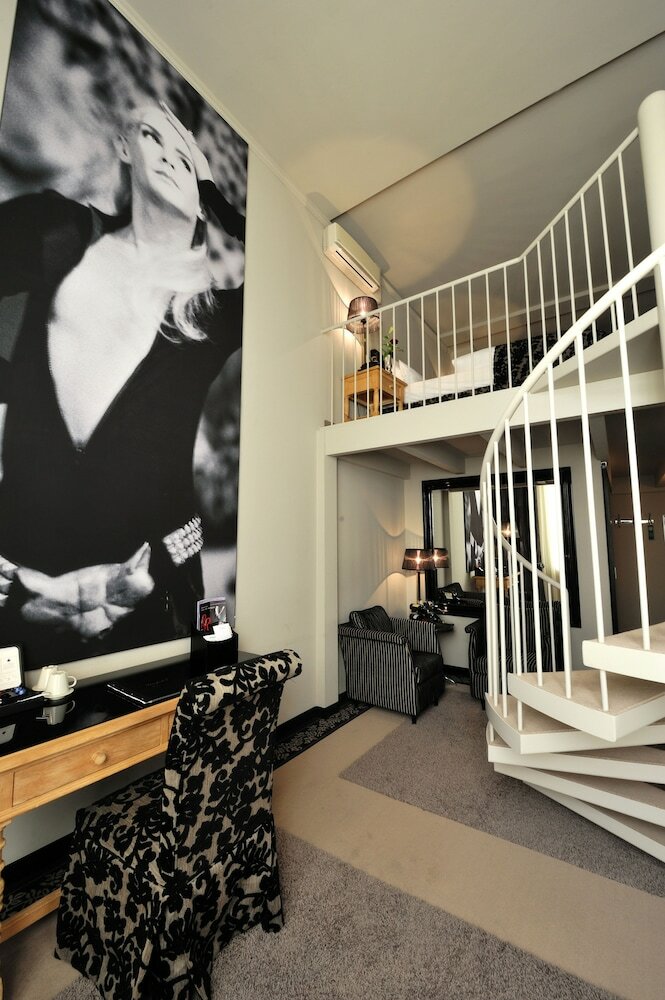 Hotel Stage 47