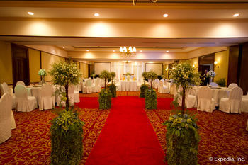 Hotel Waterfront Airport  Mactan