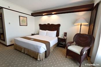 Hotel Waterfront Airport  Mactan