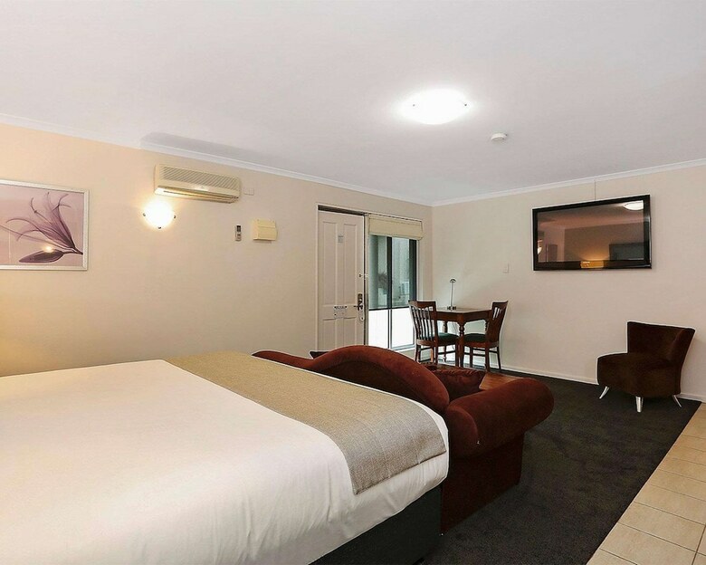 Hotel Quality Inn & Suites The Menzies