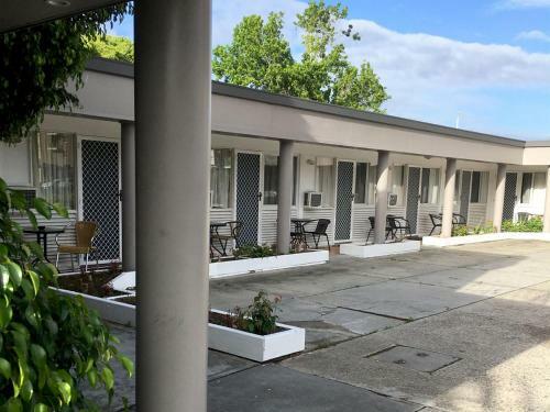 Great Lakes Motel