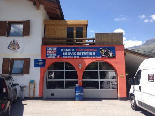 Hostal Landhaus Engadin