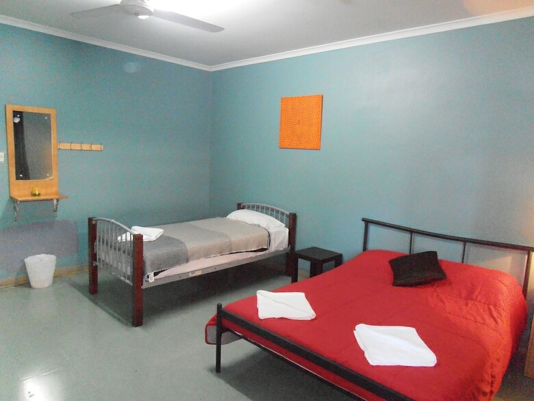 Motel Buzers