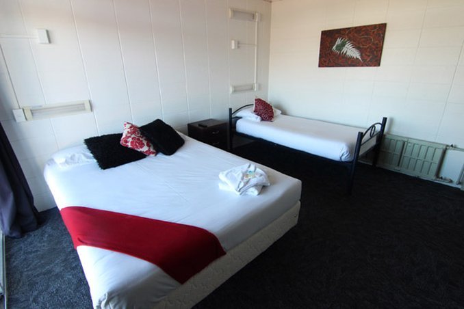 Hostal Base Rotorua Hot Rock