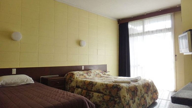 Hostal Base Rotorua Hot Rock