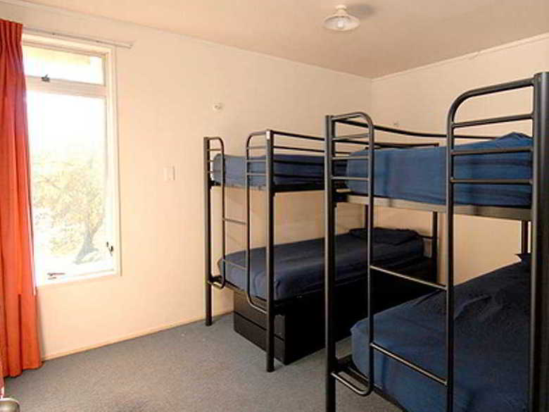 Hostal Base Rotorua Hot Rock
