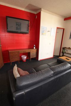 Hostal Base Rotorua Hot Rock