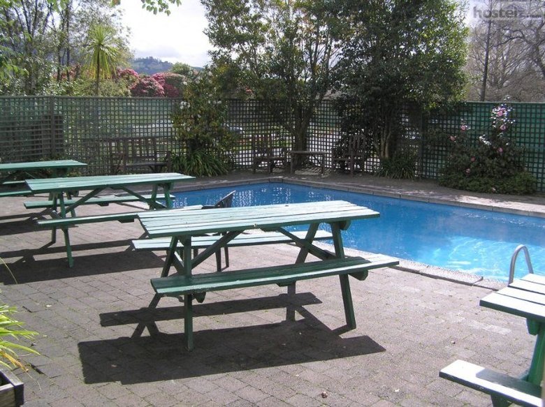 Hostal Base Rotorua Hot Rock