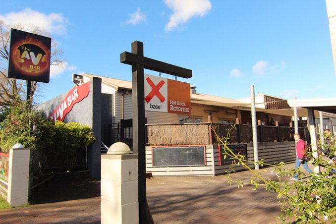 Hostal Base Rotorua Hot Rock