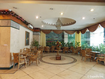 Hotel Holiday Plaza
