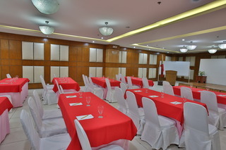 Hotel Crown Regency  Y Torre-suite Corner