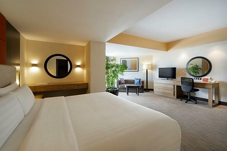 Traders Hotel Manila