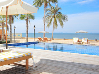 Hotel Nantra De Deluxe