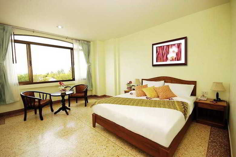 Sripet Hotel