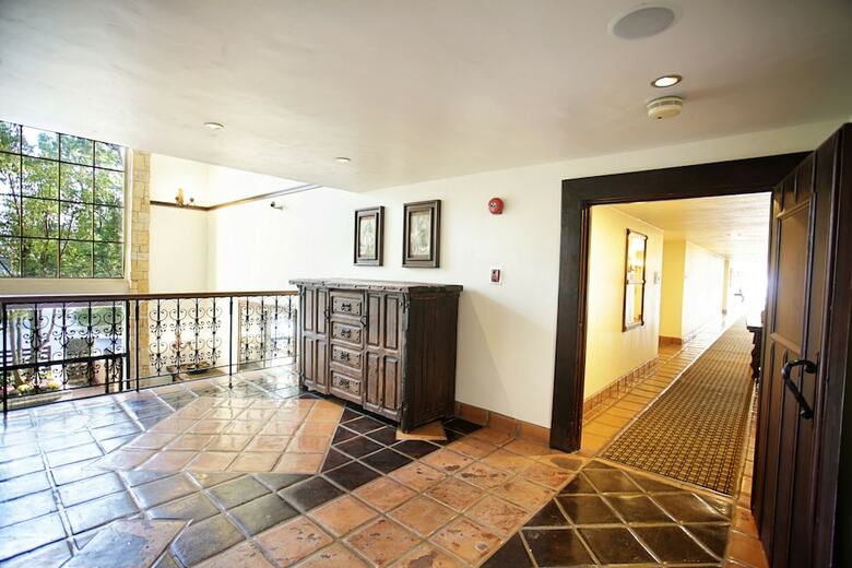 Pepper Tree Hotel