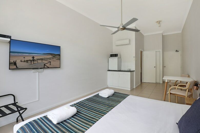 Aparthotel Sandcastles 1770 Motel & Resort
