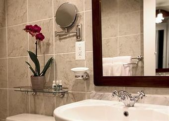 Hotel The Windsor Suites