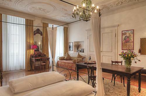 Hotel Orph�e