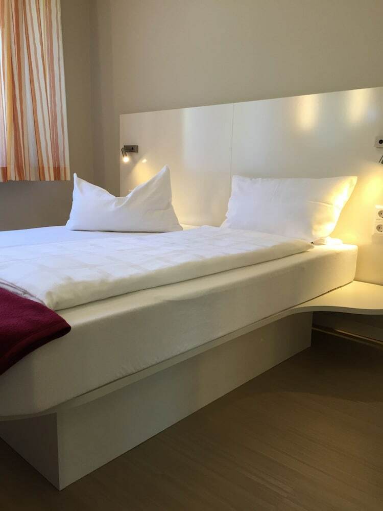 Hostal Hotel Elisabetha Garni