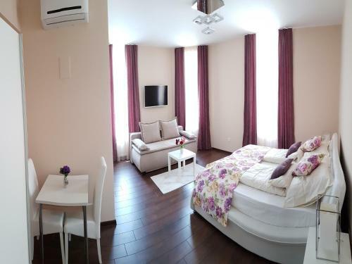 Hostal Promenade Inn