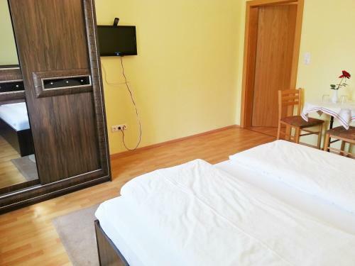 Hostal Pension Weisses Lamm