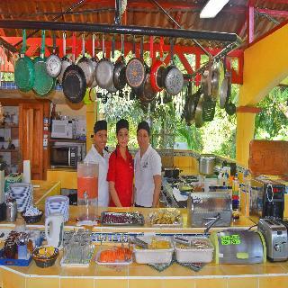 Tres Banderas Hotel(hdo)